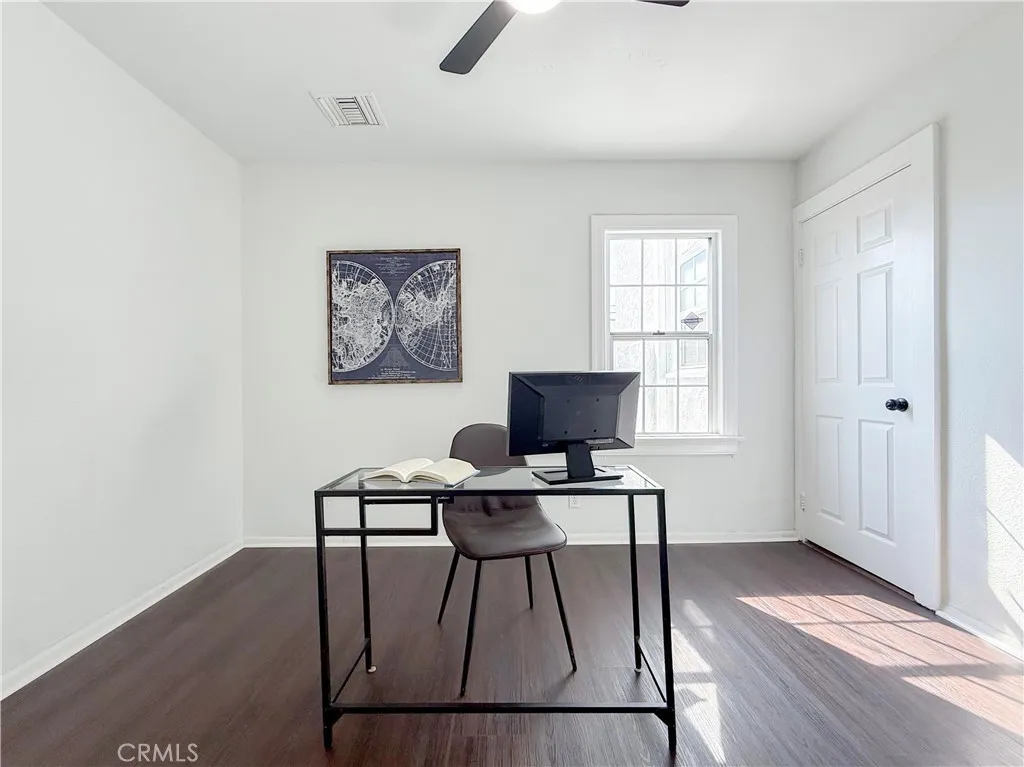 556 W 99th Street, Los Angeles, California 90044 home-pic-19